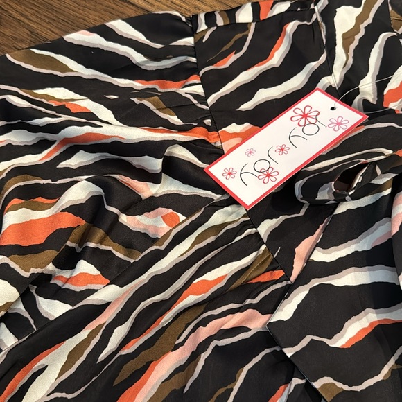 Joy Joy Tigeress Blouse - Picture 4 of 7